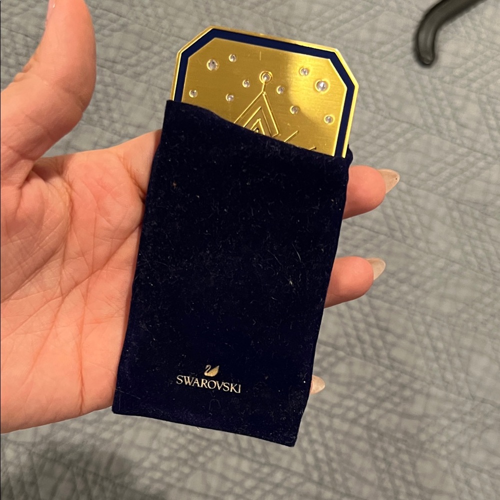 Swarovski Gold Compact with Blue Crystal Eye Design - Picture 6 of 6